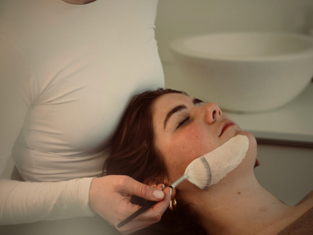 aanbrengen masker huidatelier in NIjmegen